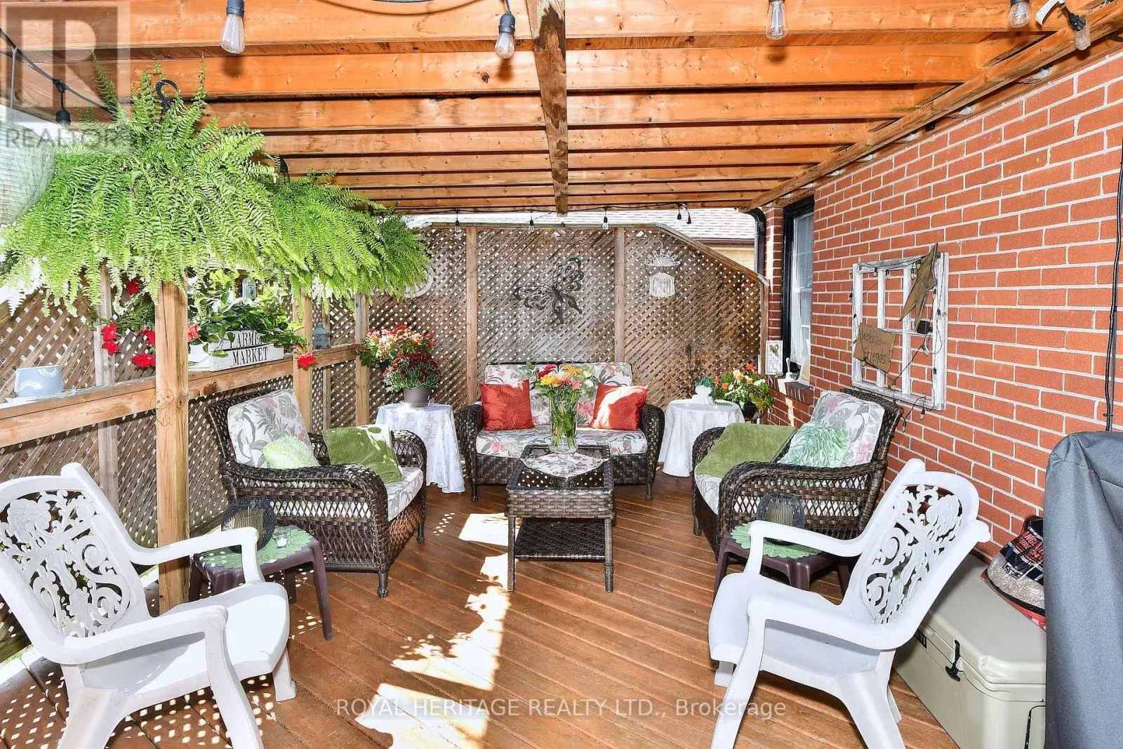 245 KING GEORGE STREET E