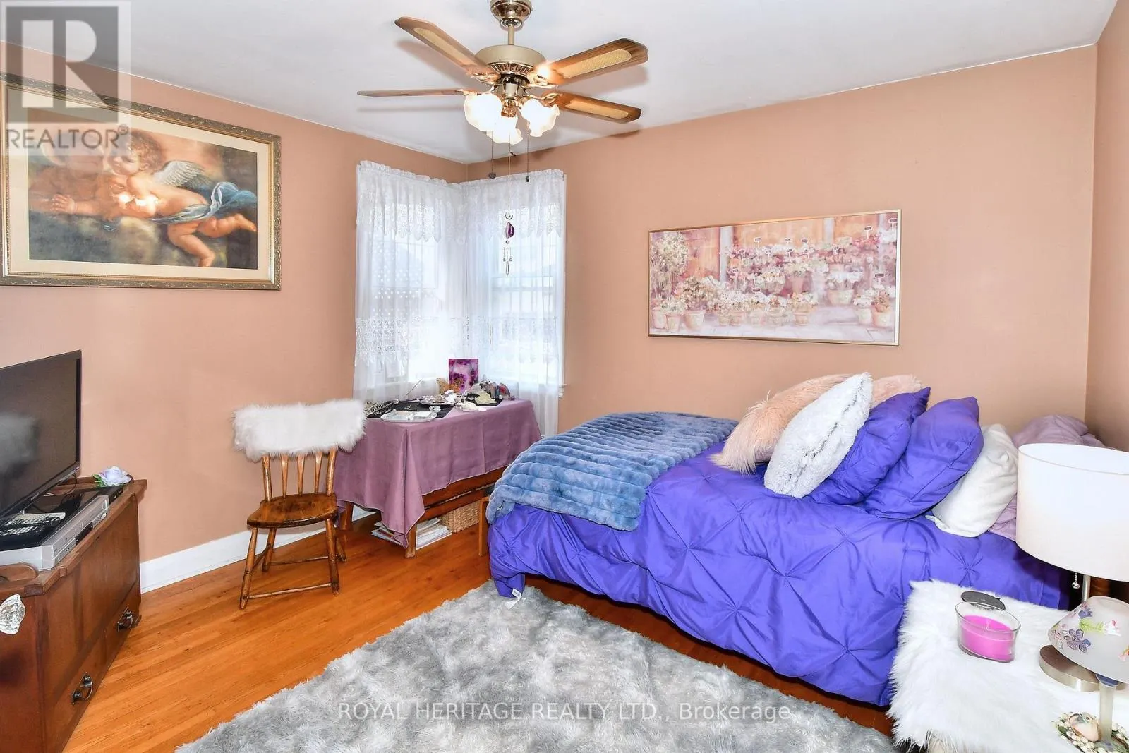 245 KING GEORGE STREET E