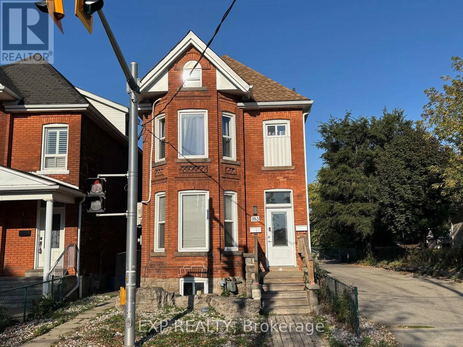 MAIN - 163 WENTWORTH STREET N
