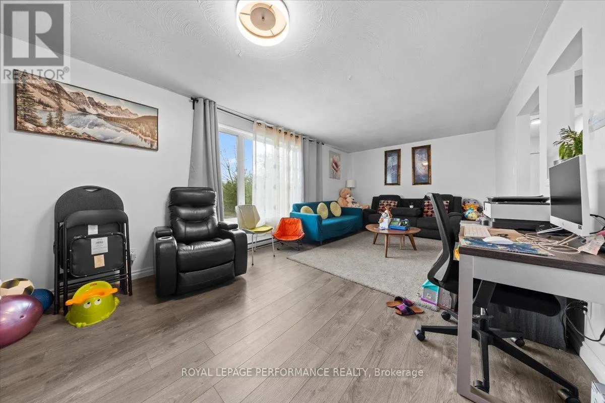 1702 RUSSELL ROAD