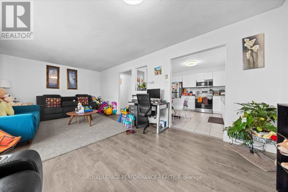 1702 RUSSELL ROAD