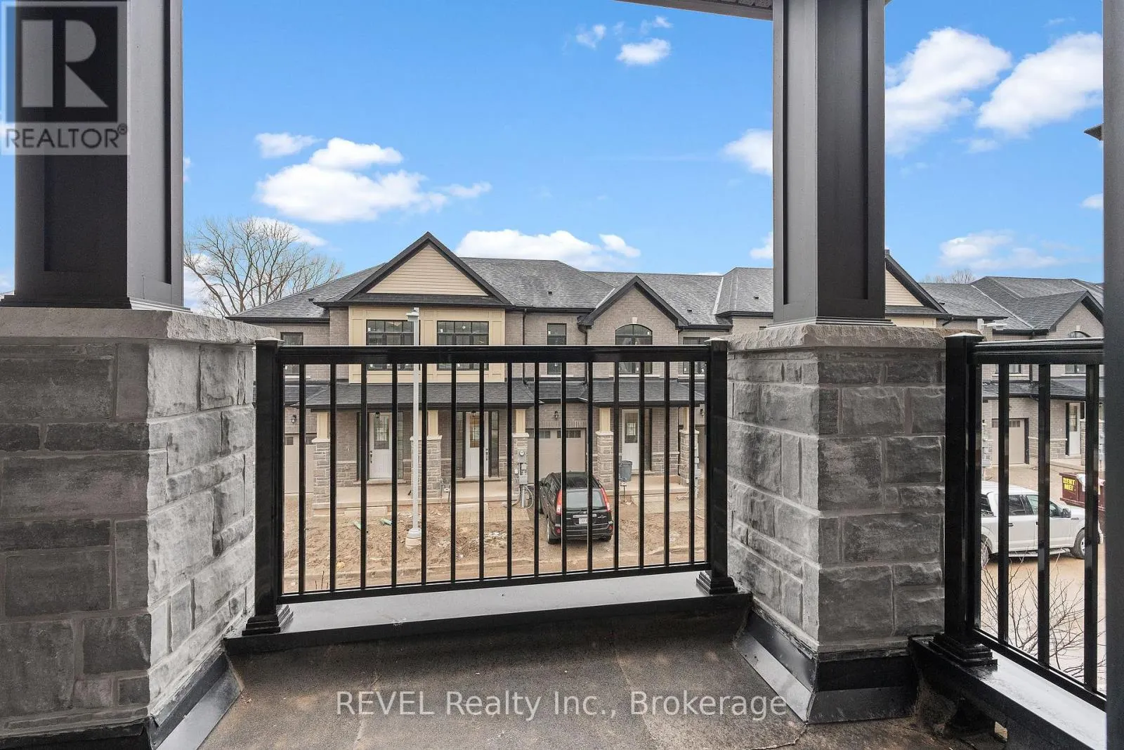 7436 BAYCREST COMMON