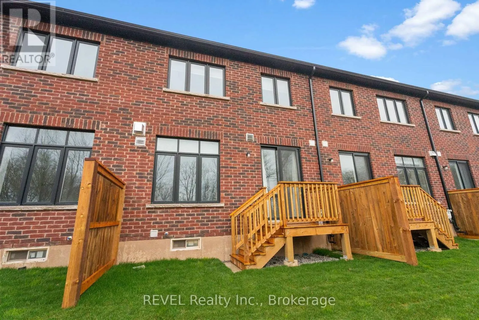 7436 BAYCREST COMMON