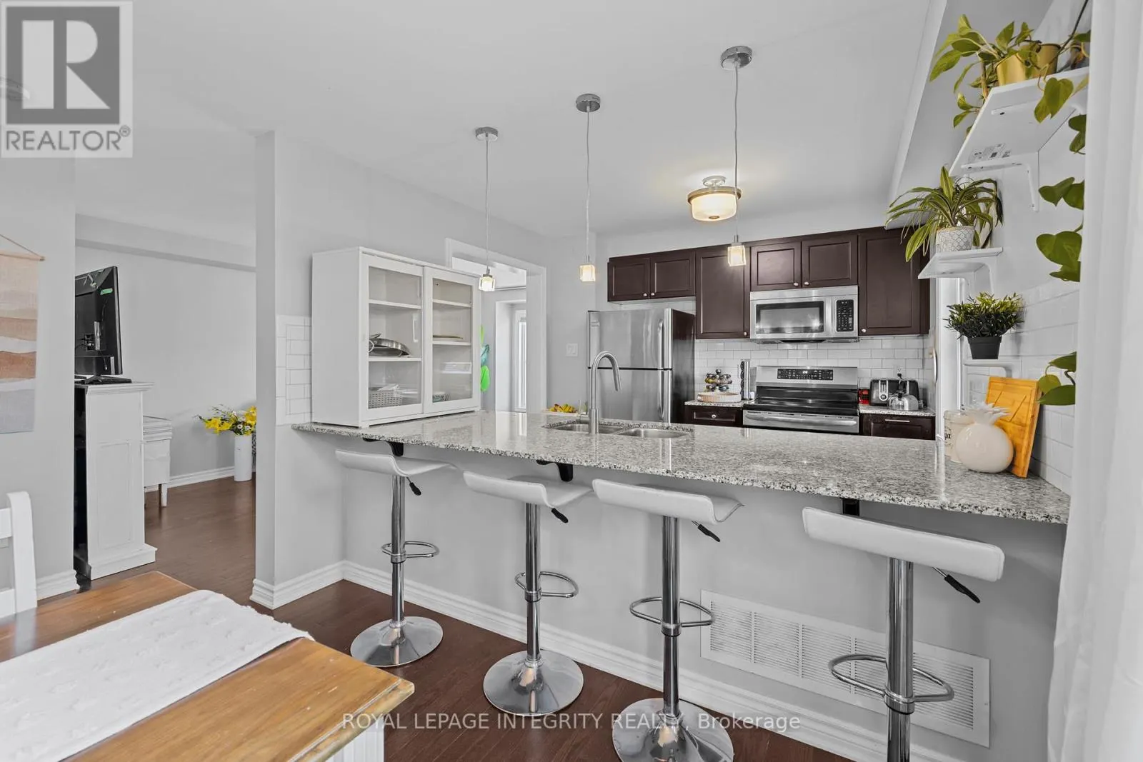 211 BENSINGER WAY