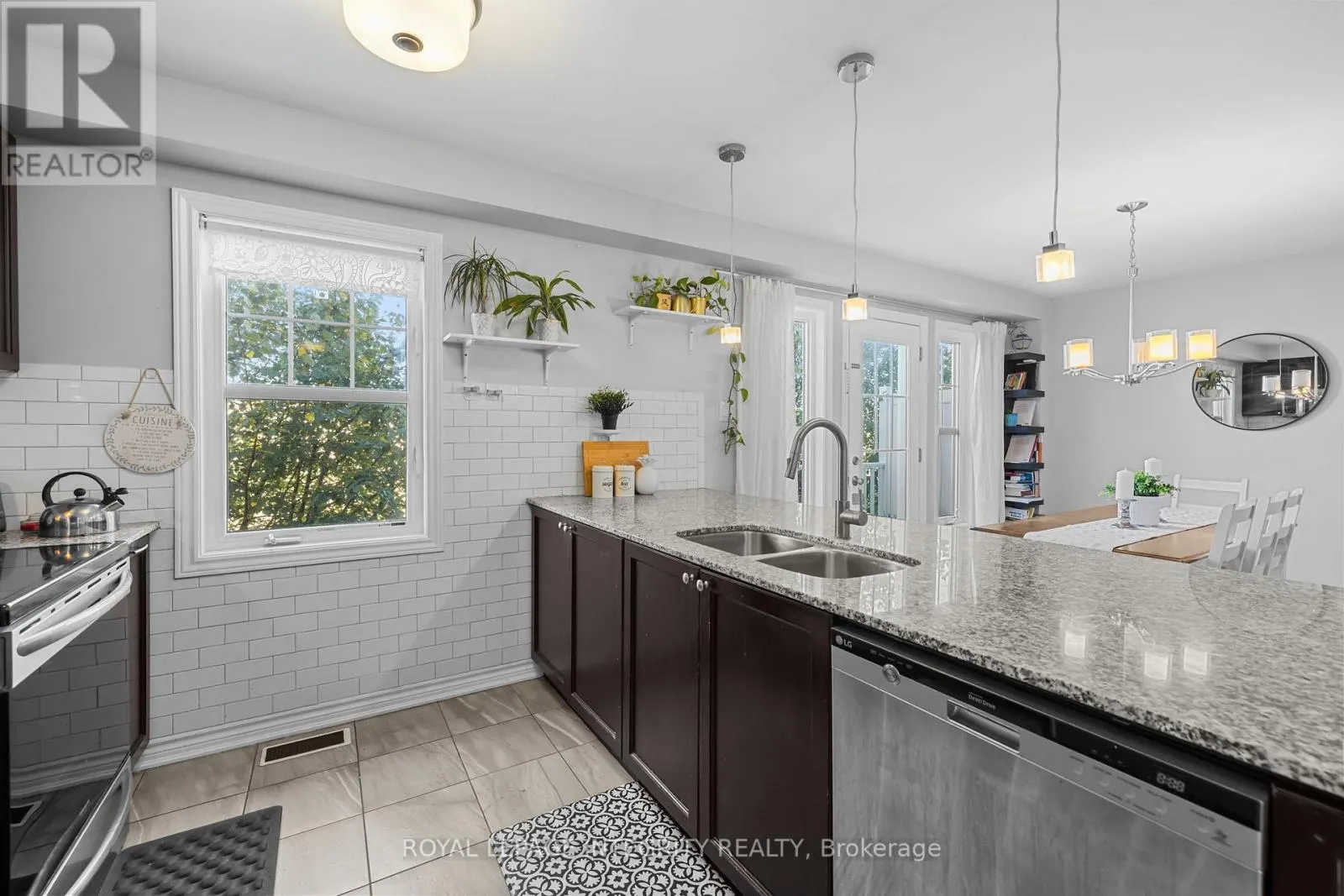 211 BENSINGER WAY