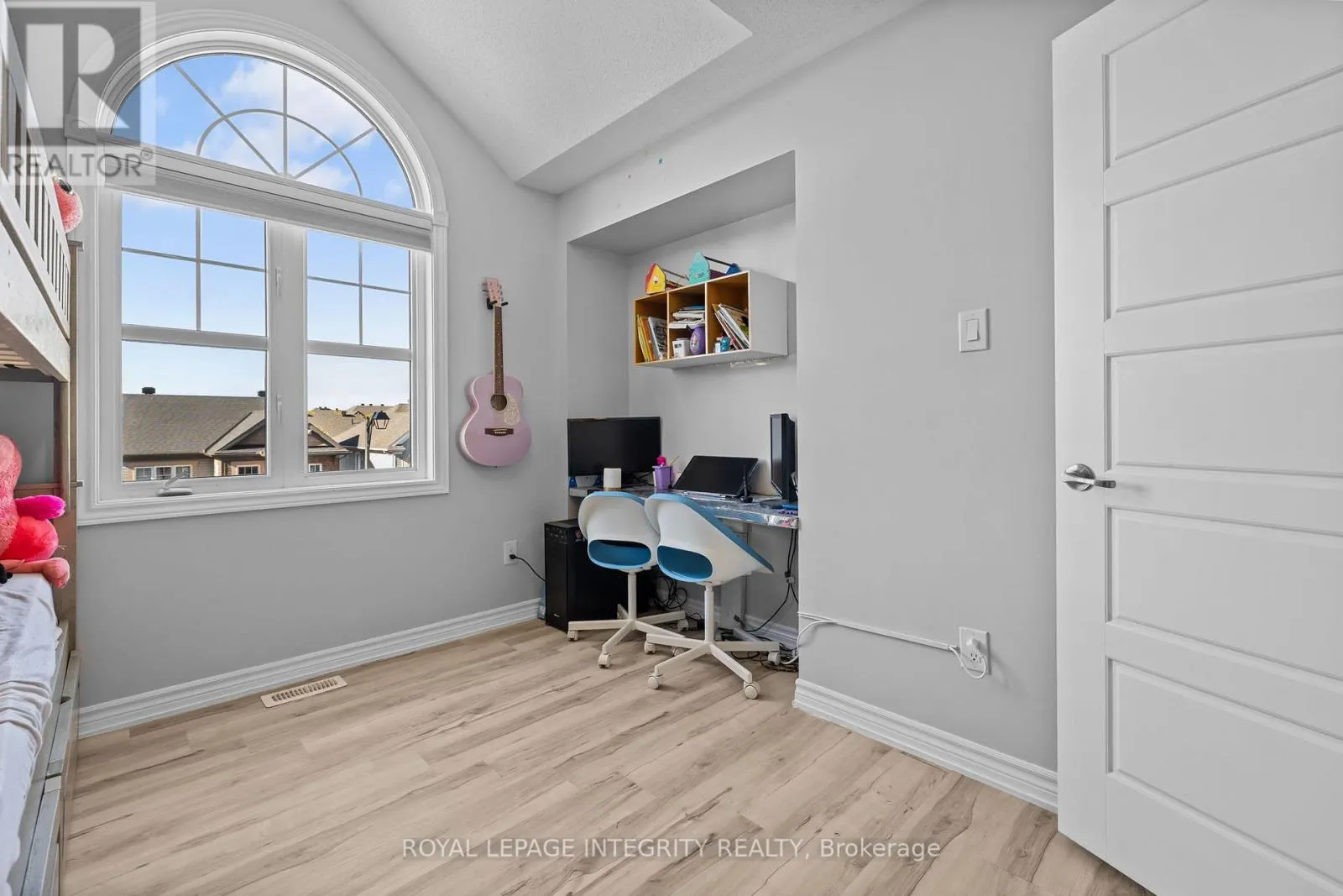 211 BENSINGER WAY