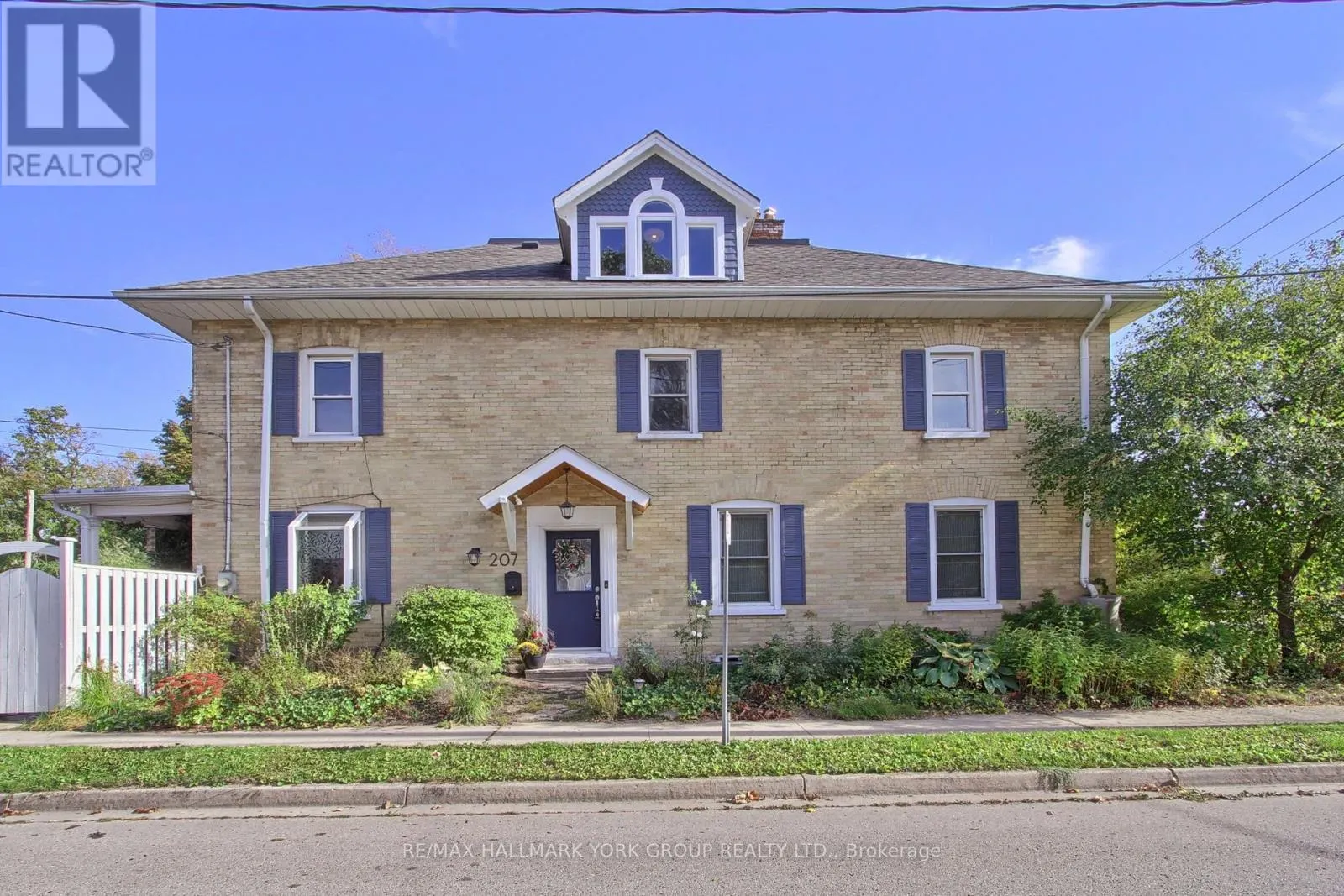 207 WATERLOO STREET N