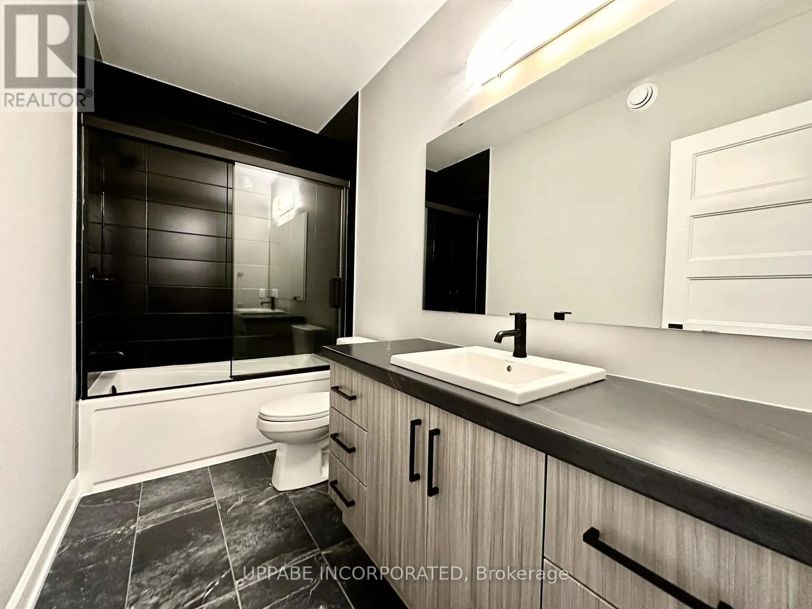 UNIT A - 904 CHABLIS CRESCENT