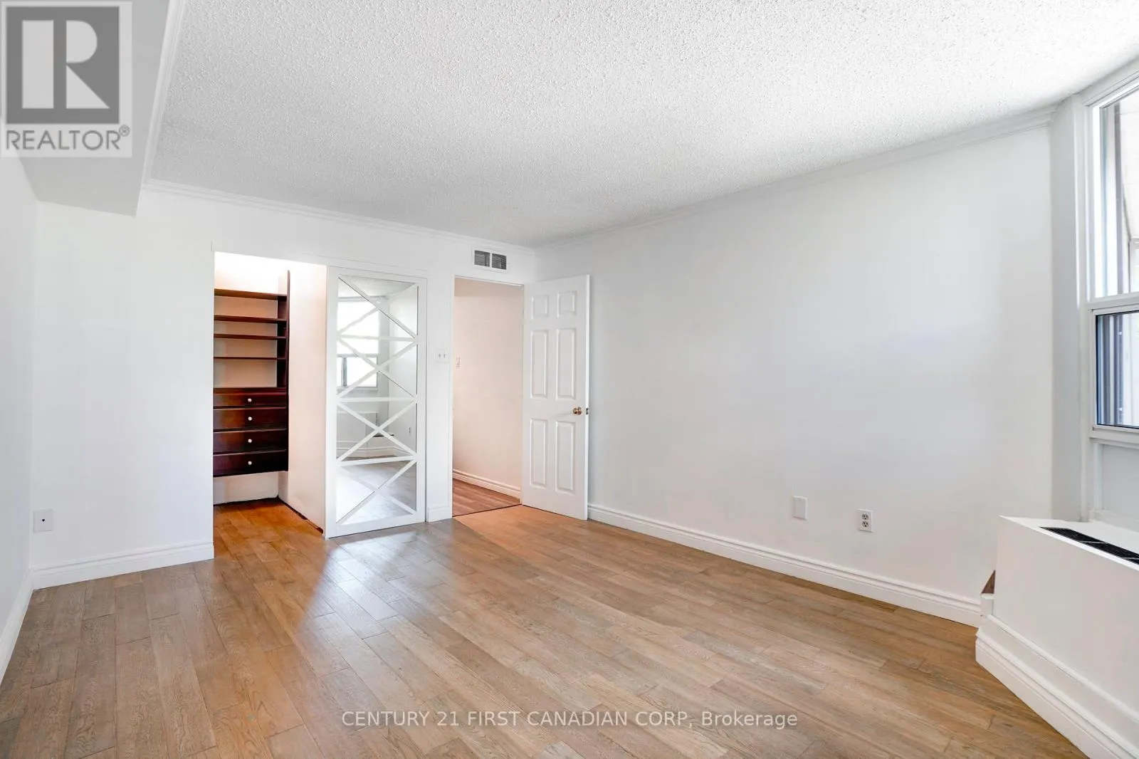402 - 363 COLBORNE STREET, #402