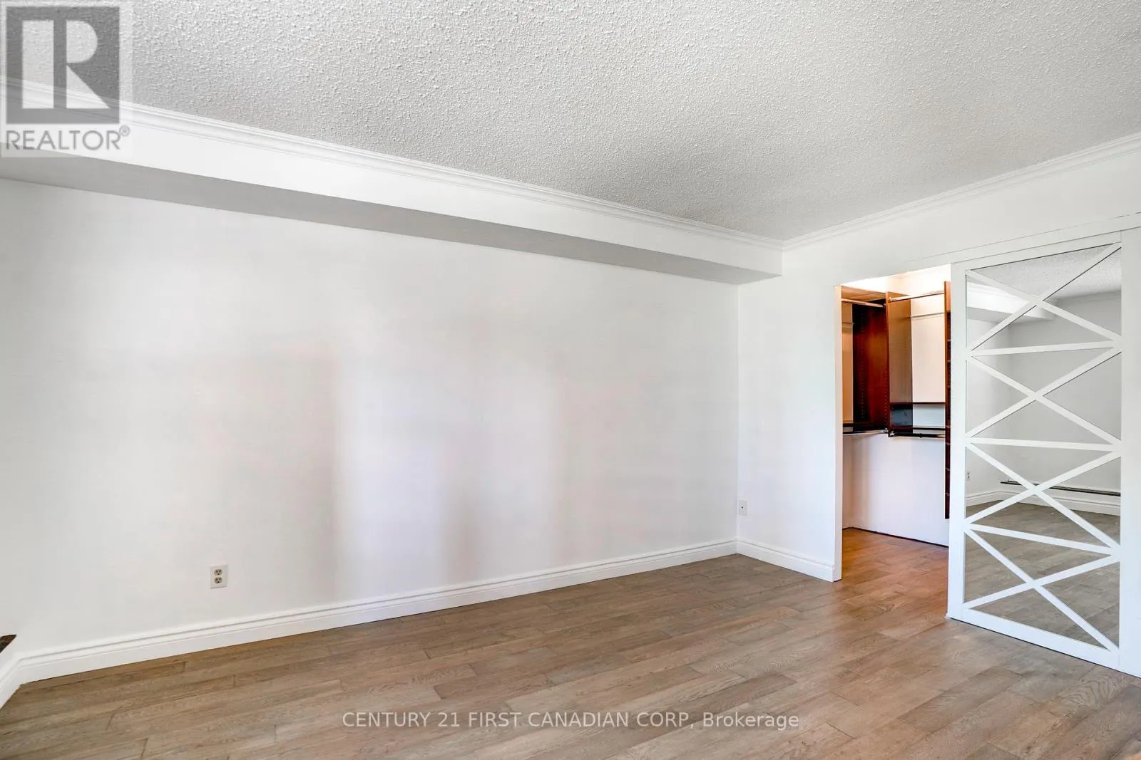402 - 363 COLBORNE STREET, #402
