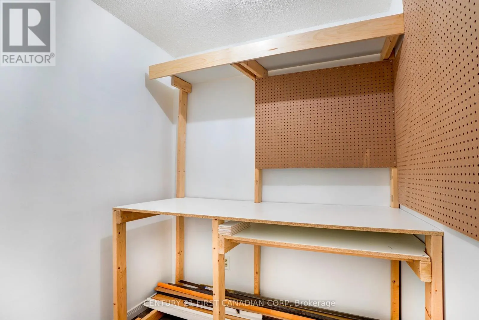 402 - 363 COLBORNE STREET, #402