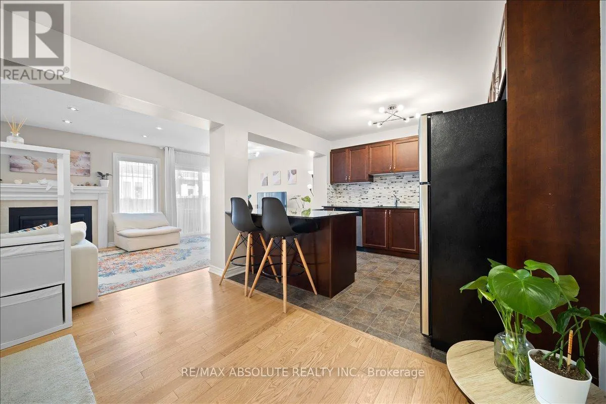 543 FOXLIGHT CIRCLE