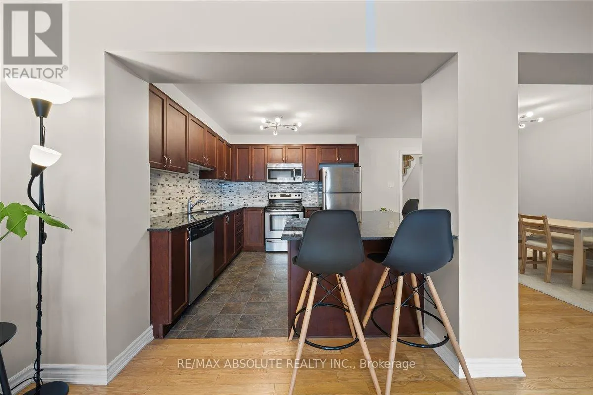 543 FOXLIGHT CIRCLE