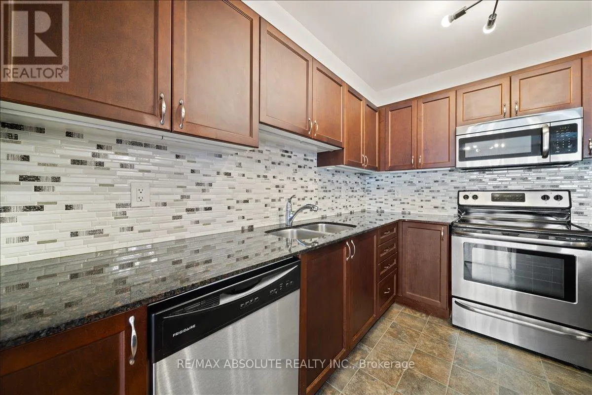 543 FOXLIGHT CIRCLE
