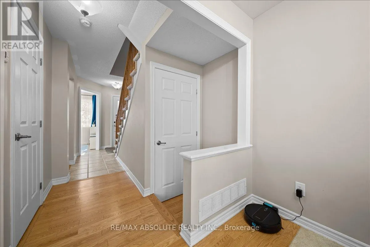 543 FOXLIGHT CIRCLE