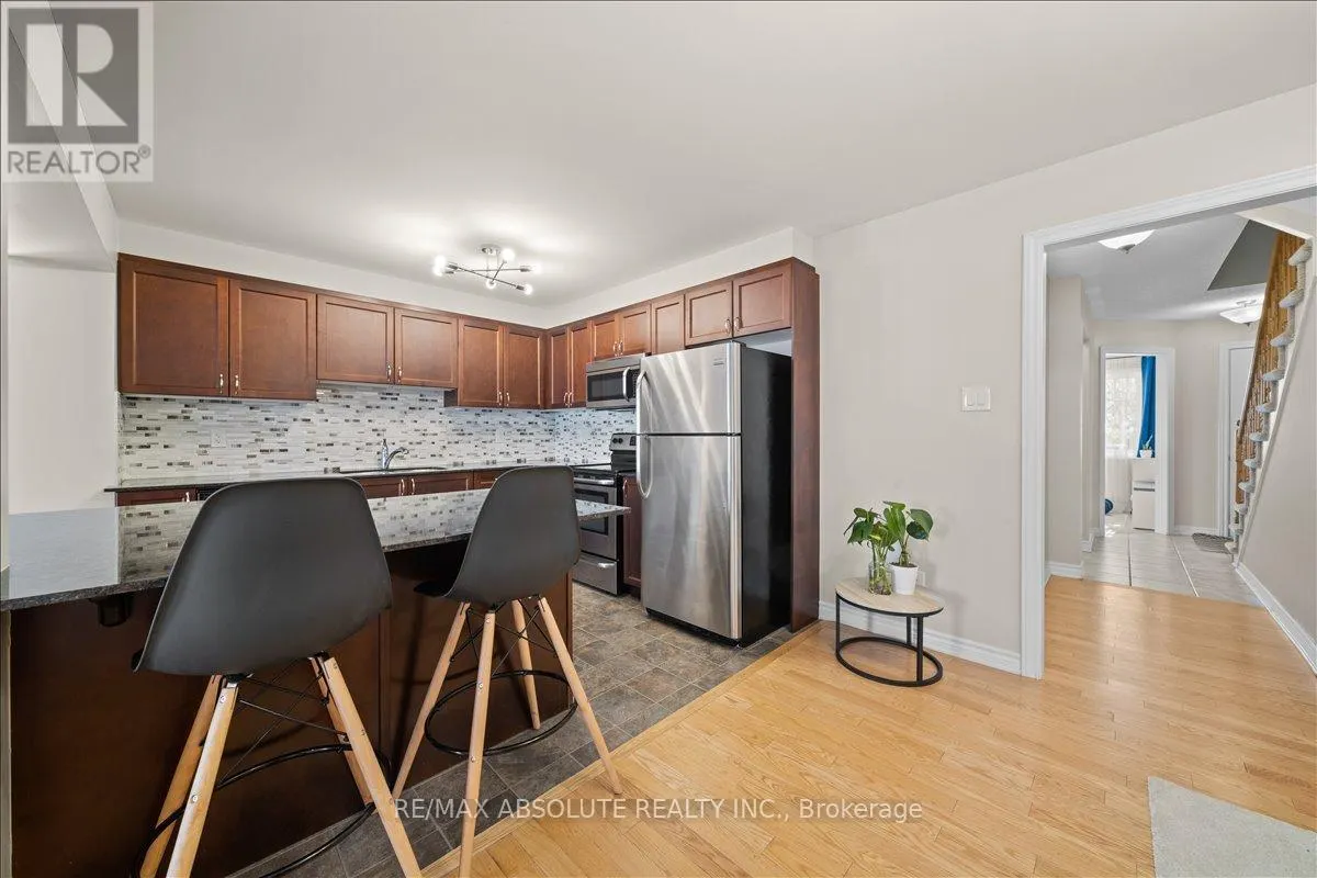 543 FOXLIGHT CIRCLE