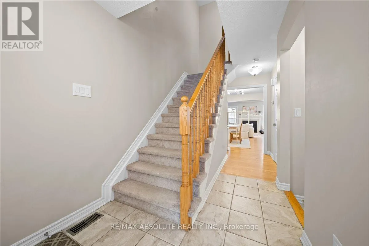 543 FOXLIGHT CIRCLE