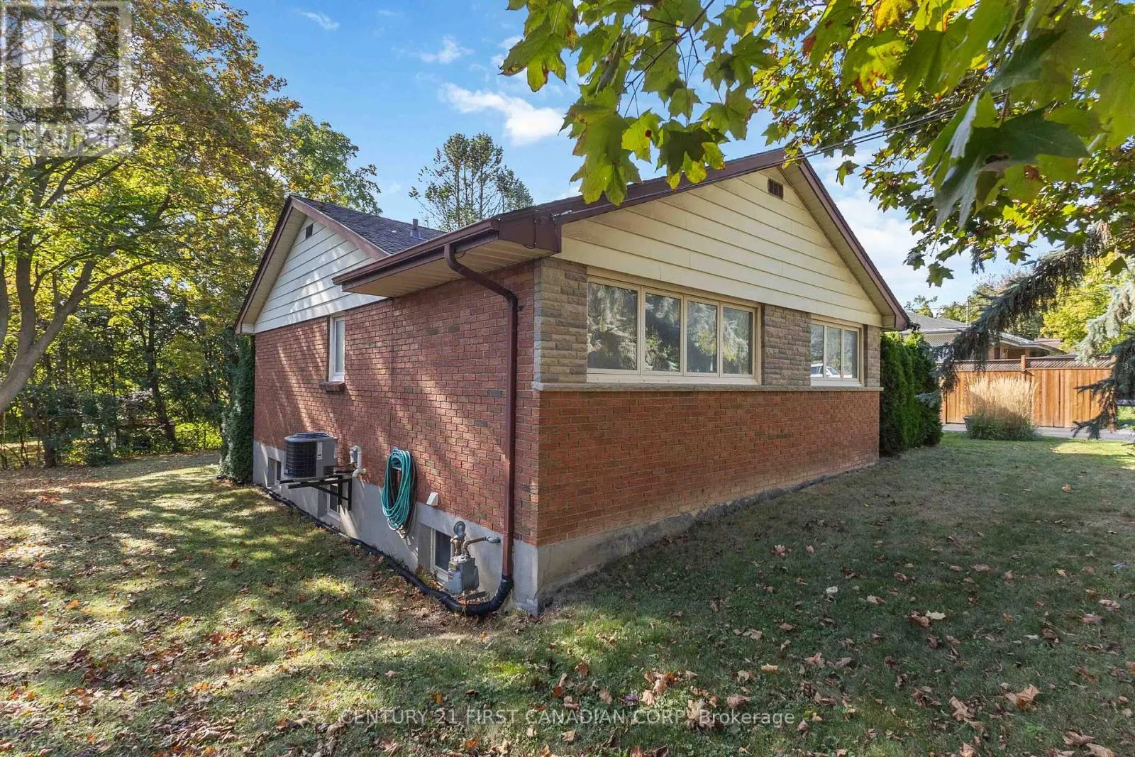 296 SARNIA ROAD