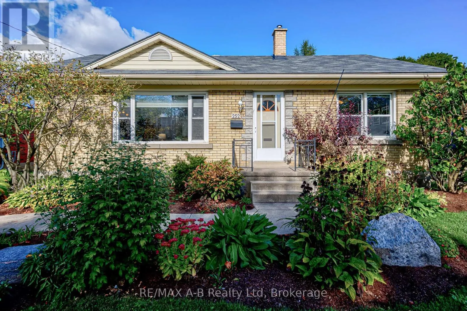 252 HIBERNIA STREET