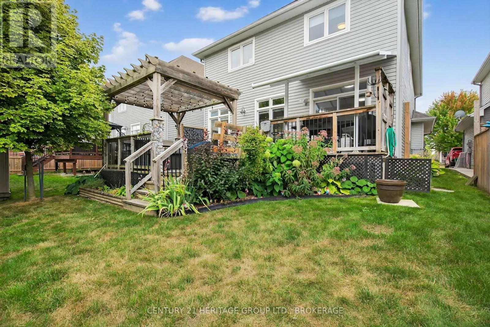 1208 IRIS DRIVE