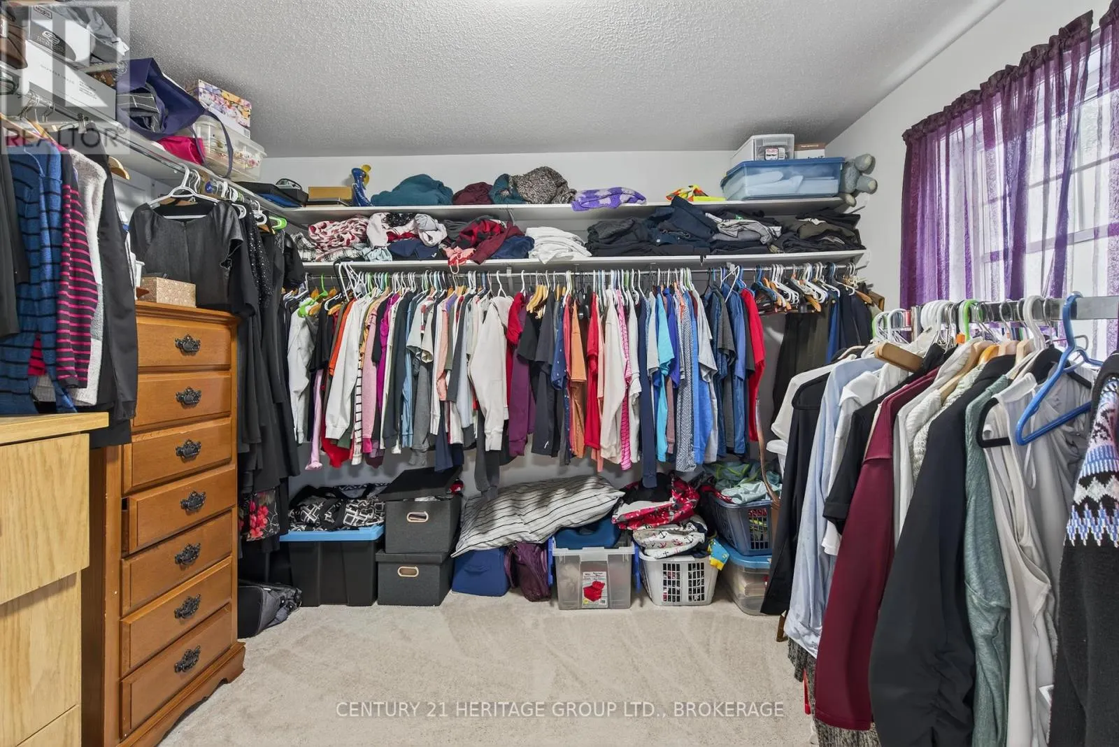 1208 IRIS DRIVE