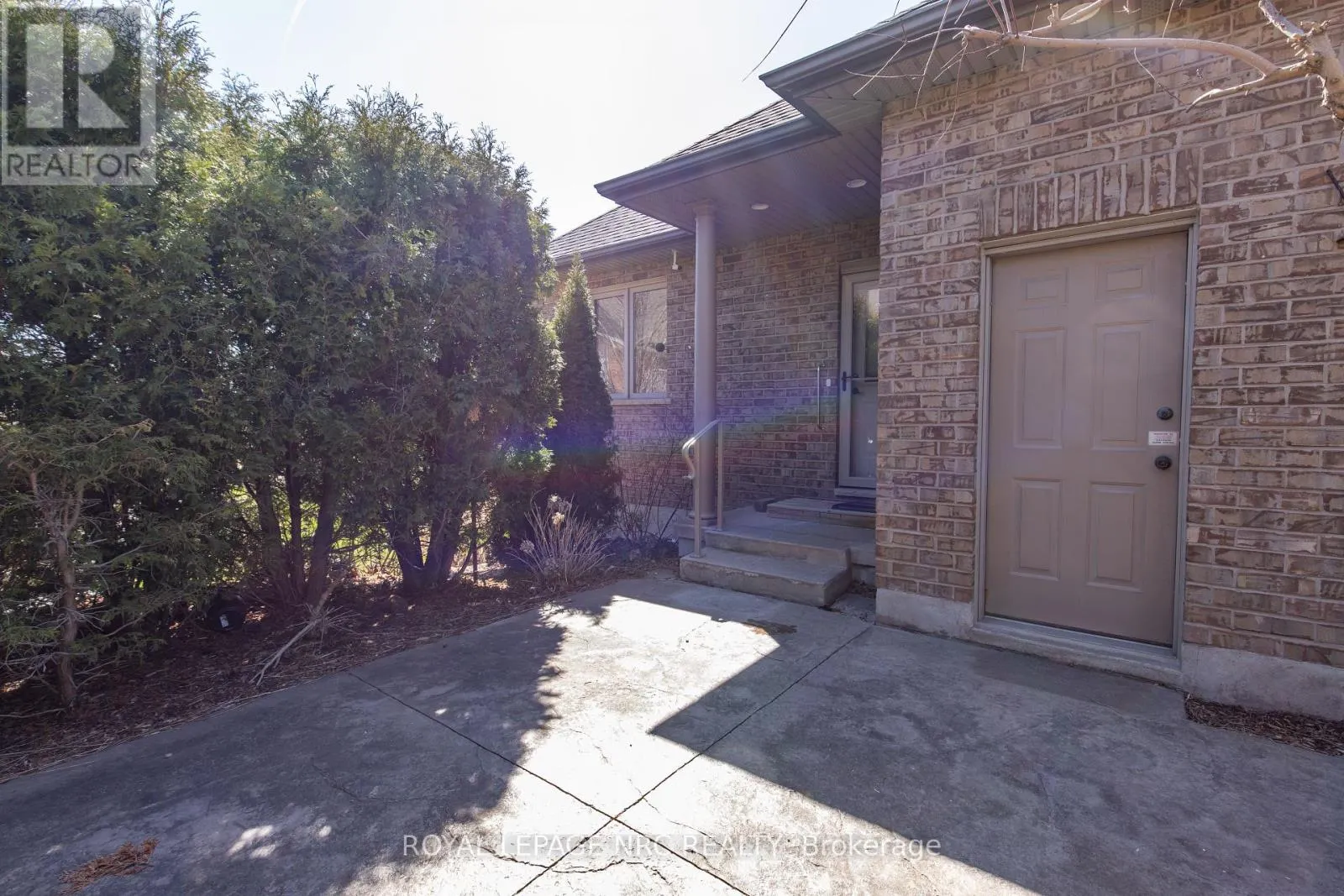 6 MUIRFIELD TRAIL