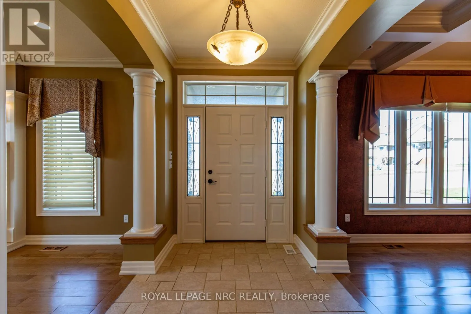 6 MUIRFIELD TRAIL