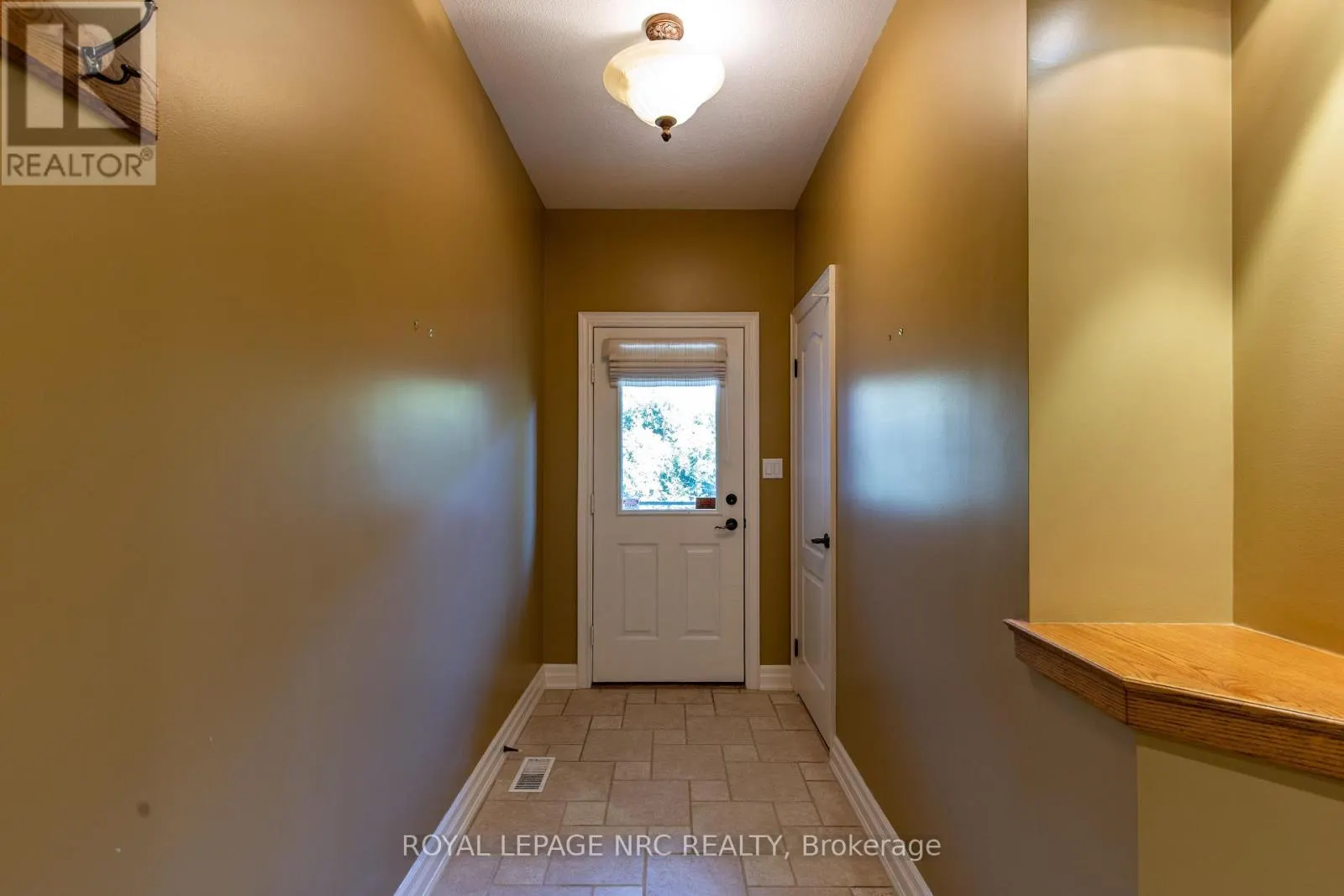 6 MUIRFIELD TRAIL
