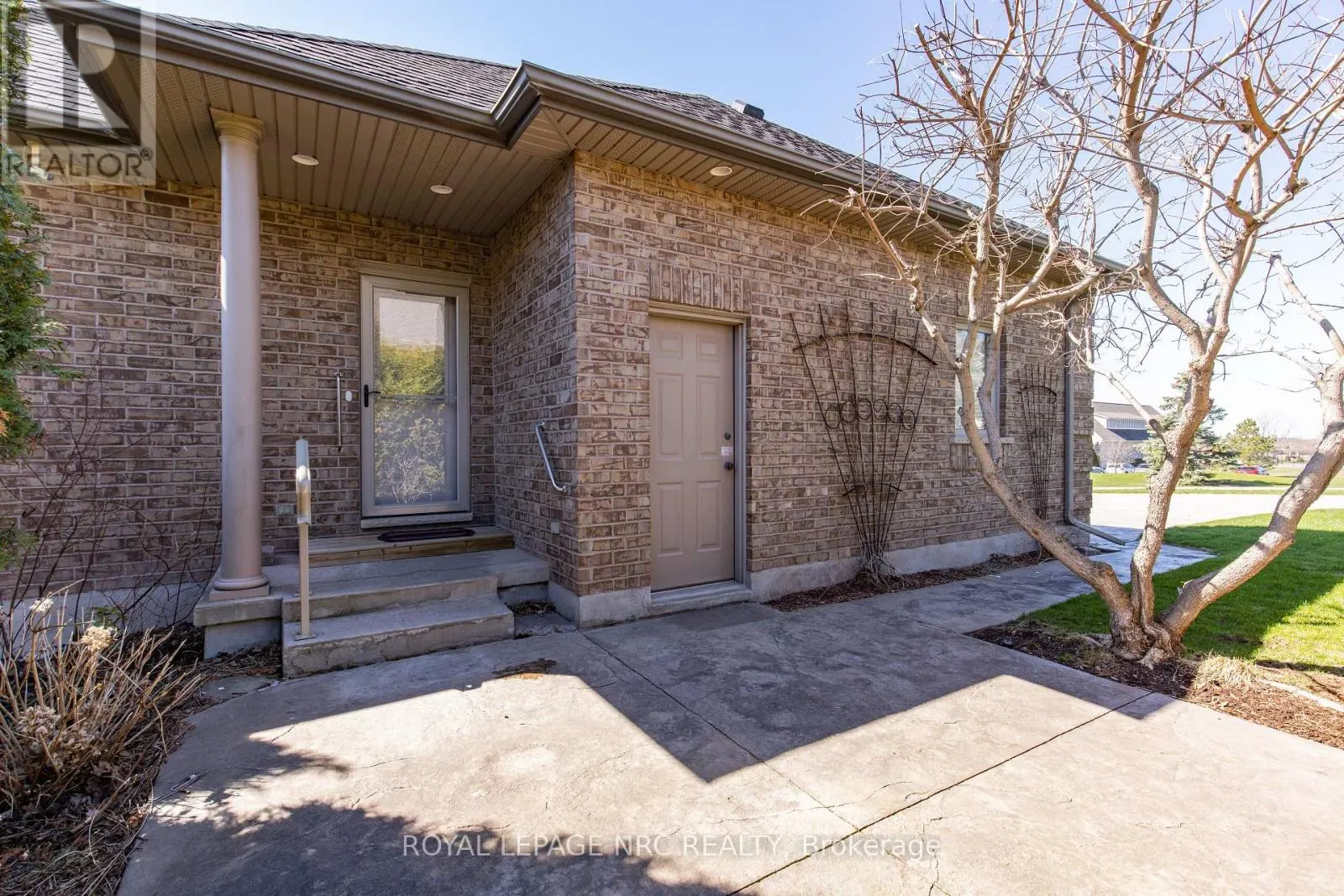 6 MUIRFIELD TRAIL
