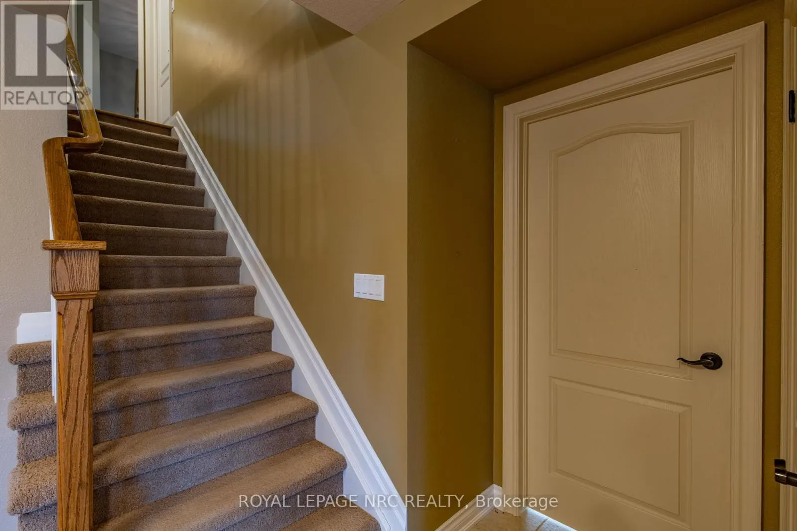 6 MUIRFIELD TRAIL