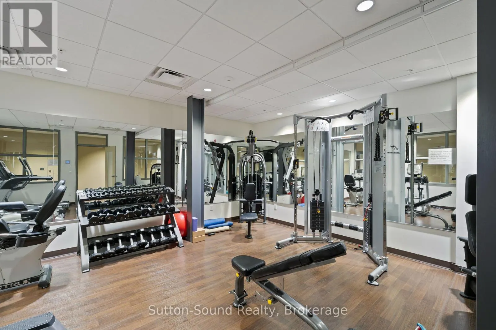 410 - 945 3RD AVENUE EAST AVENUE, #410