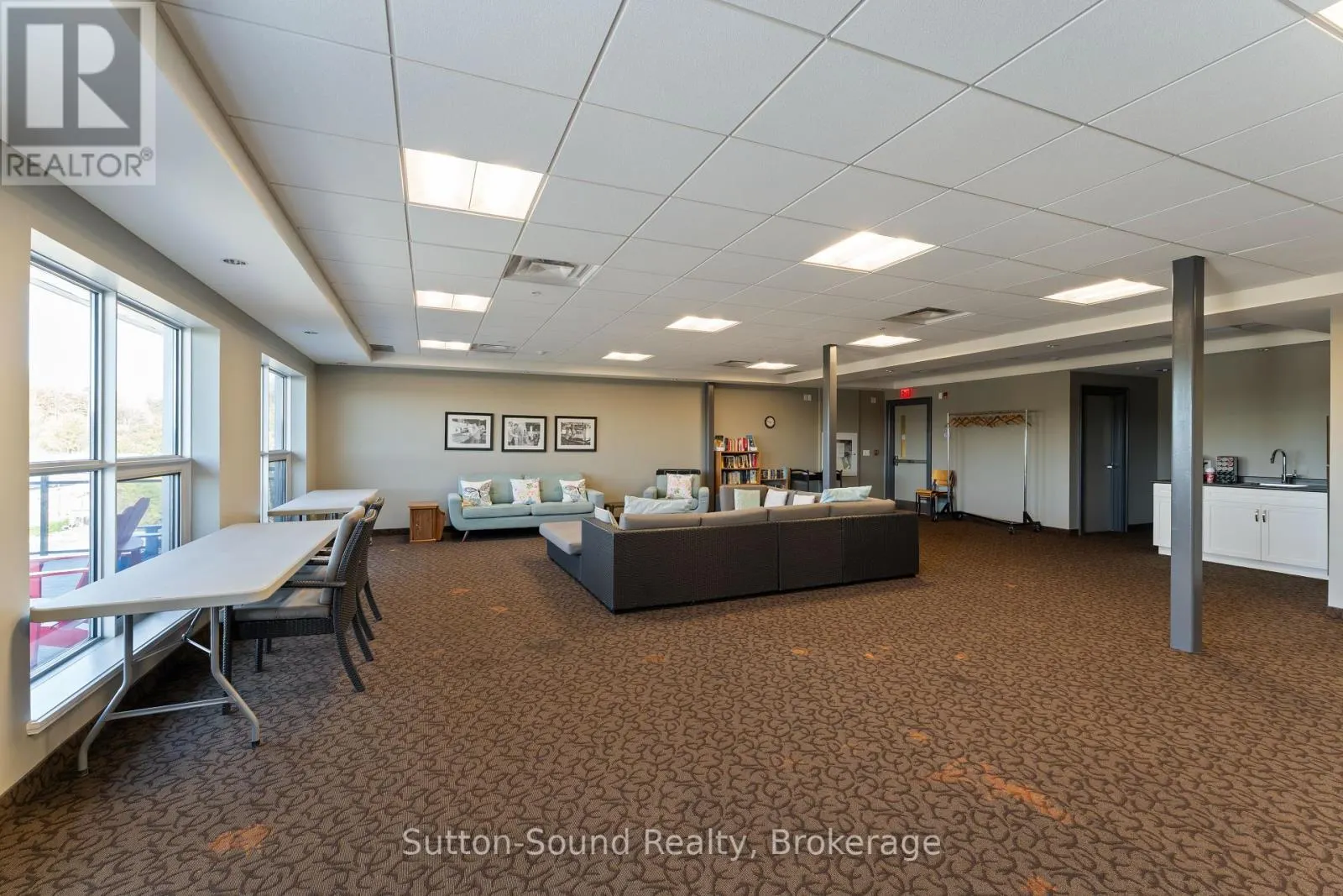 410 - 945 3RD AVENUE EAST AVENUE, #410