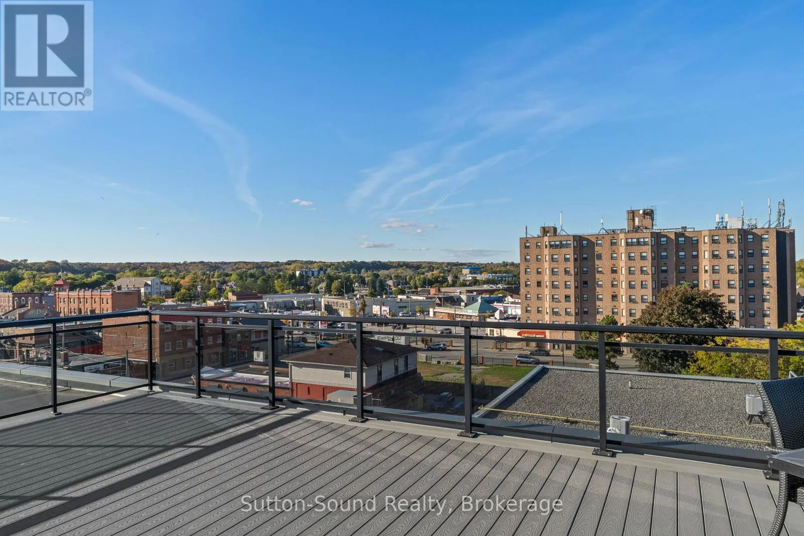 410 - 945 3RD AVENUE EAST AVENUE, #410