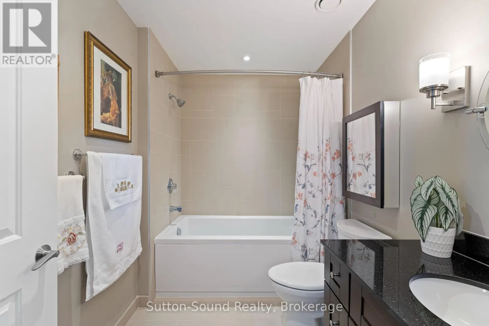410 - 945 3RD AVENUE EAST AVENUE, #410