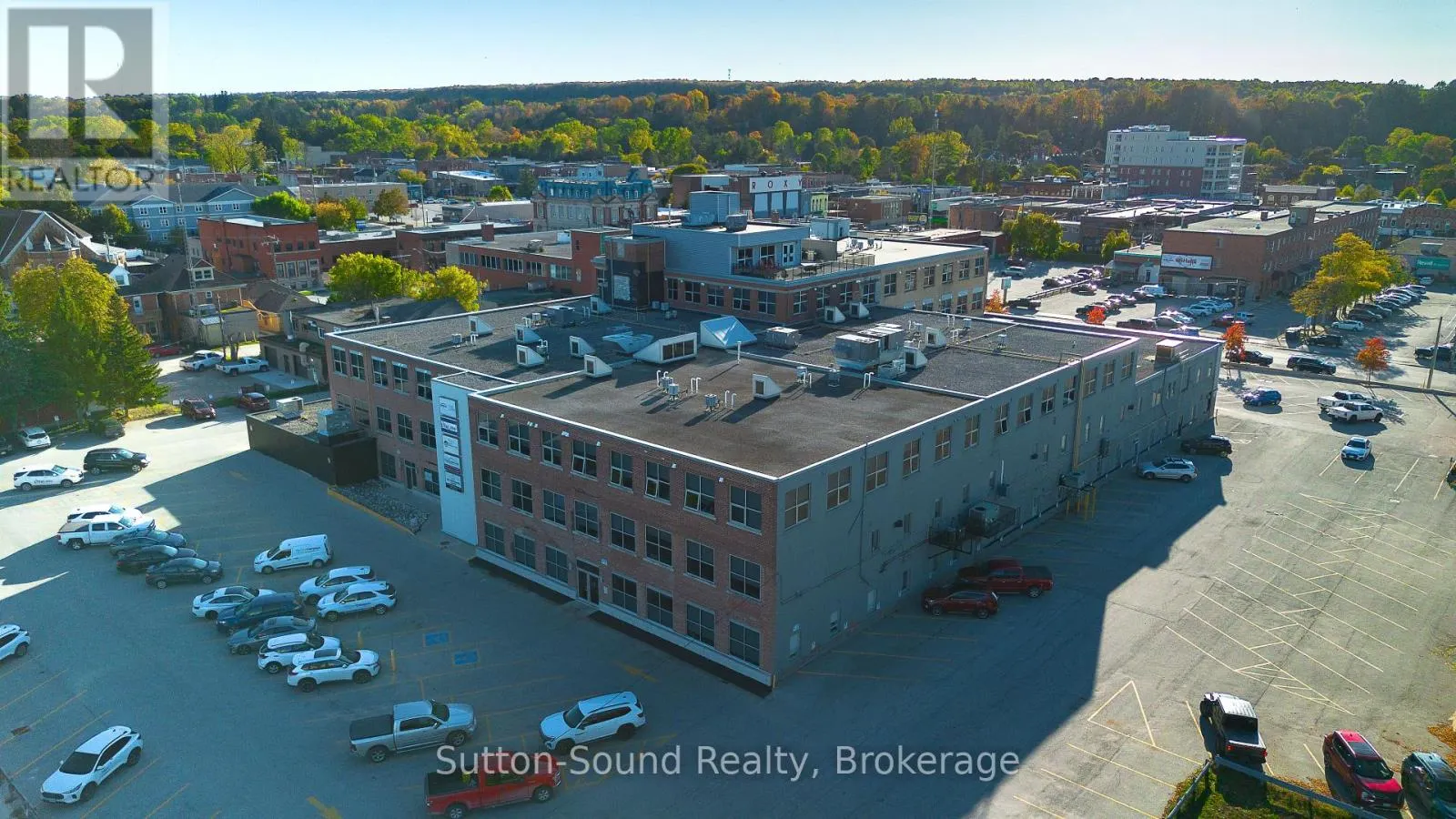 410 - 945 3RD AVENUE EAST AVENUE, #410