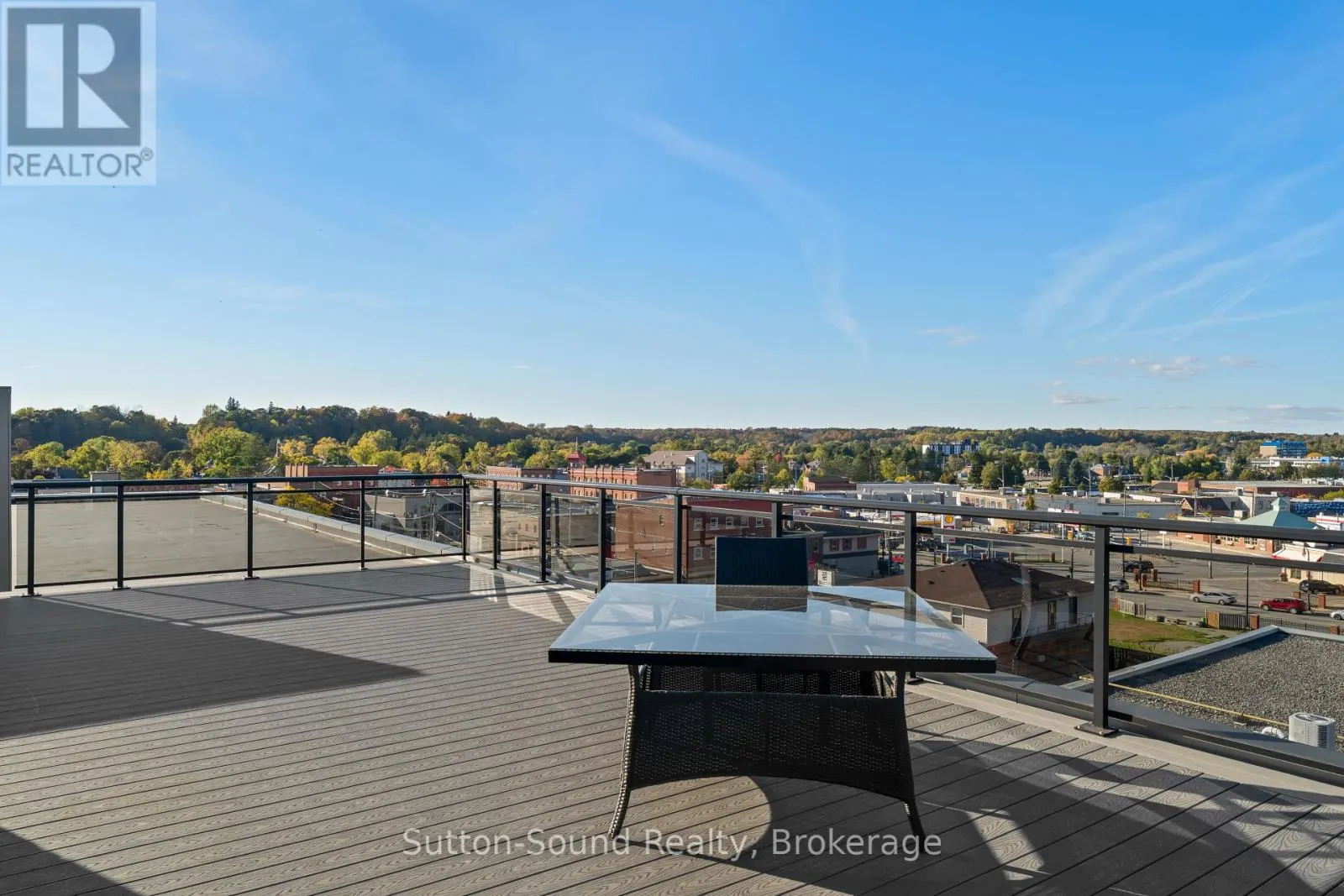 410 - 945 3RD AVENUE EAST AVENUE, #410
