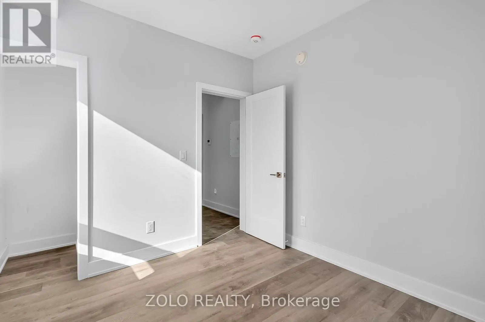 UNIT # 3 - 206 WELLINGTON STREET