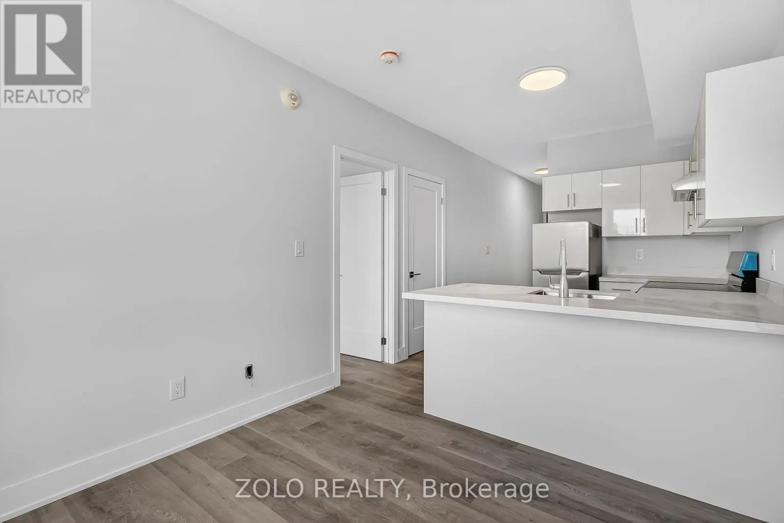 UNIT # 4 - 206 WELLINGTON STREET