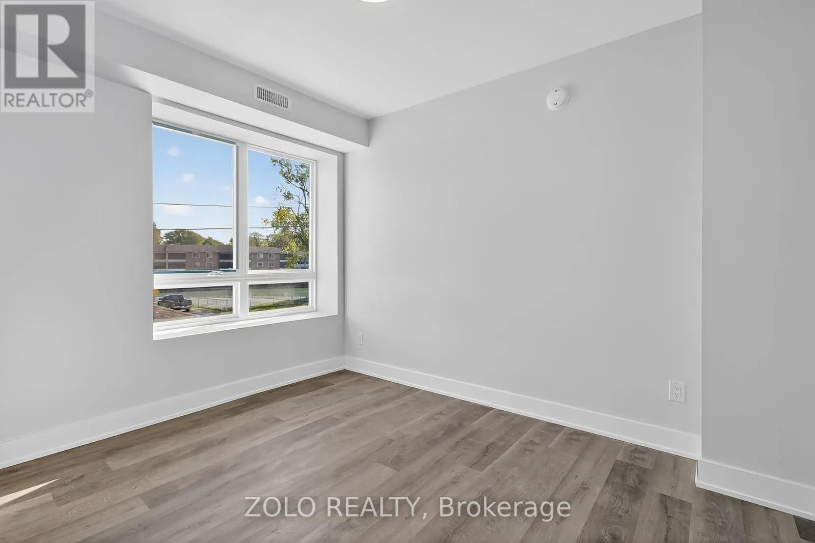 UNIT # 4 - 206 WELLINGTON STREET