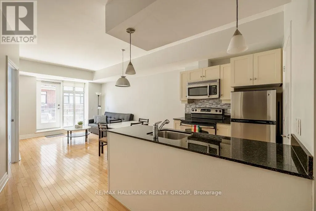 914 - 235 KENT STREET