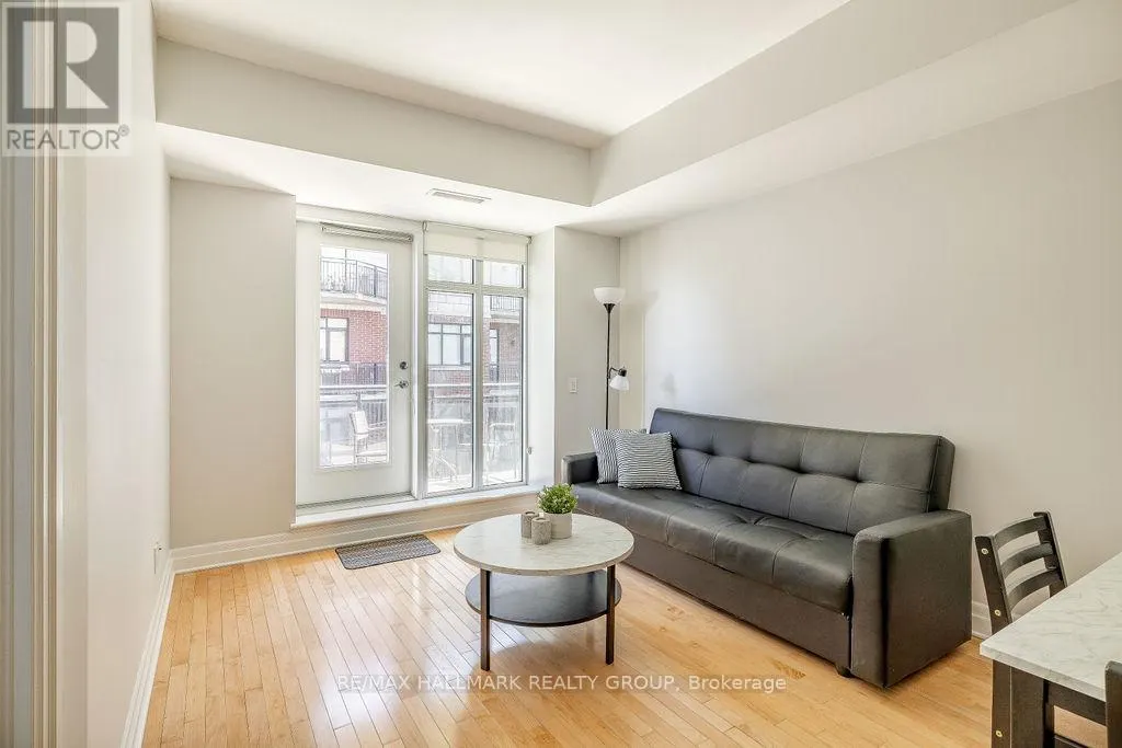 914 - 235 KENT STREET