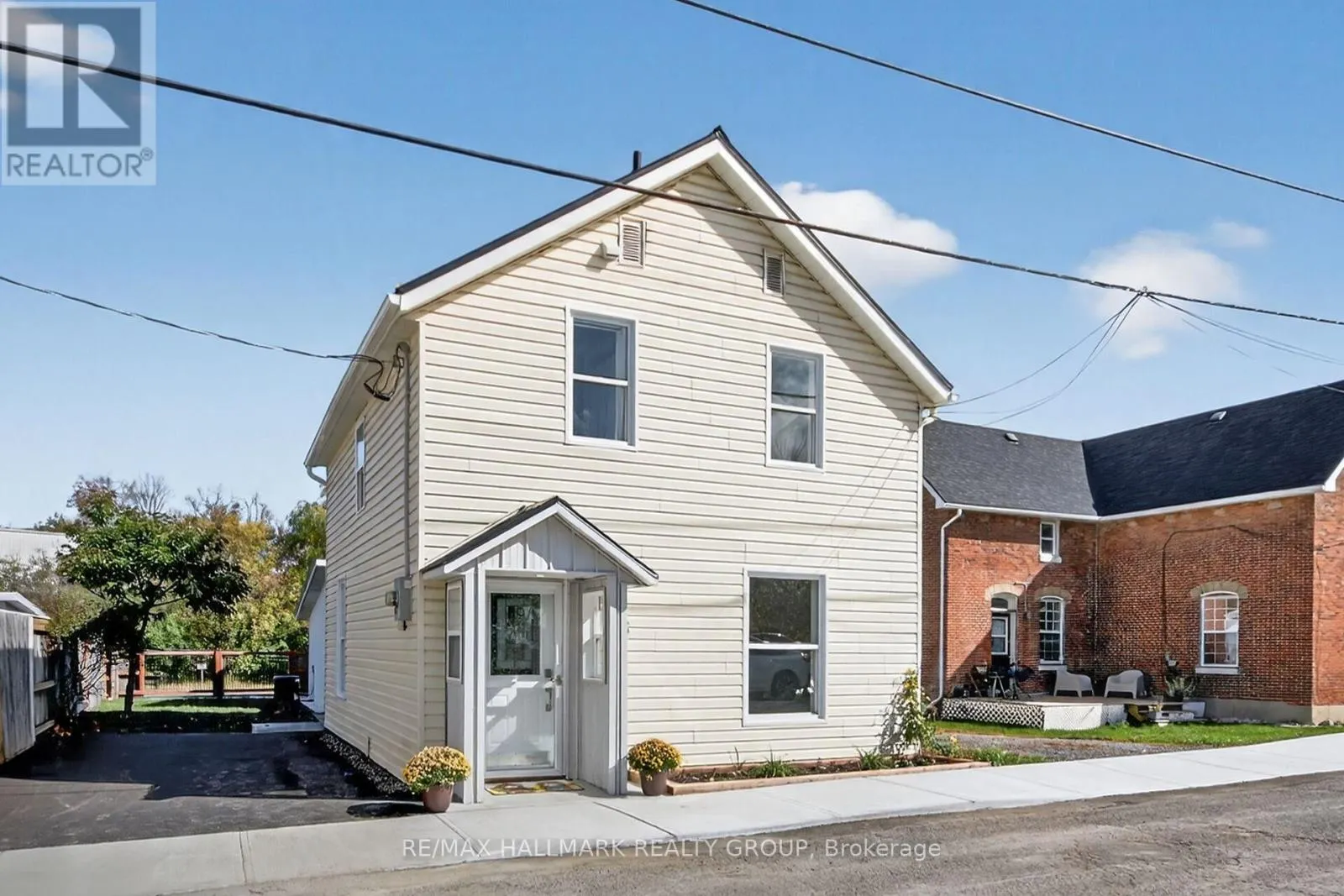 45 CARLETON STREET