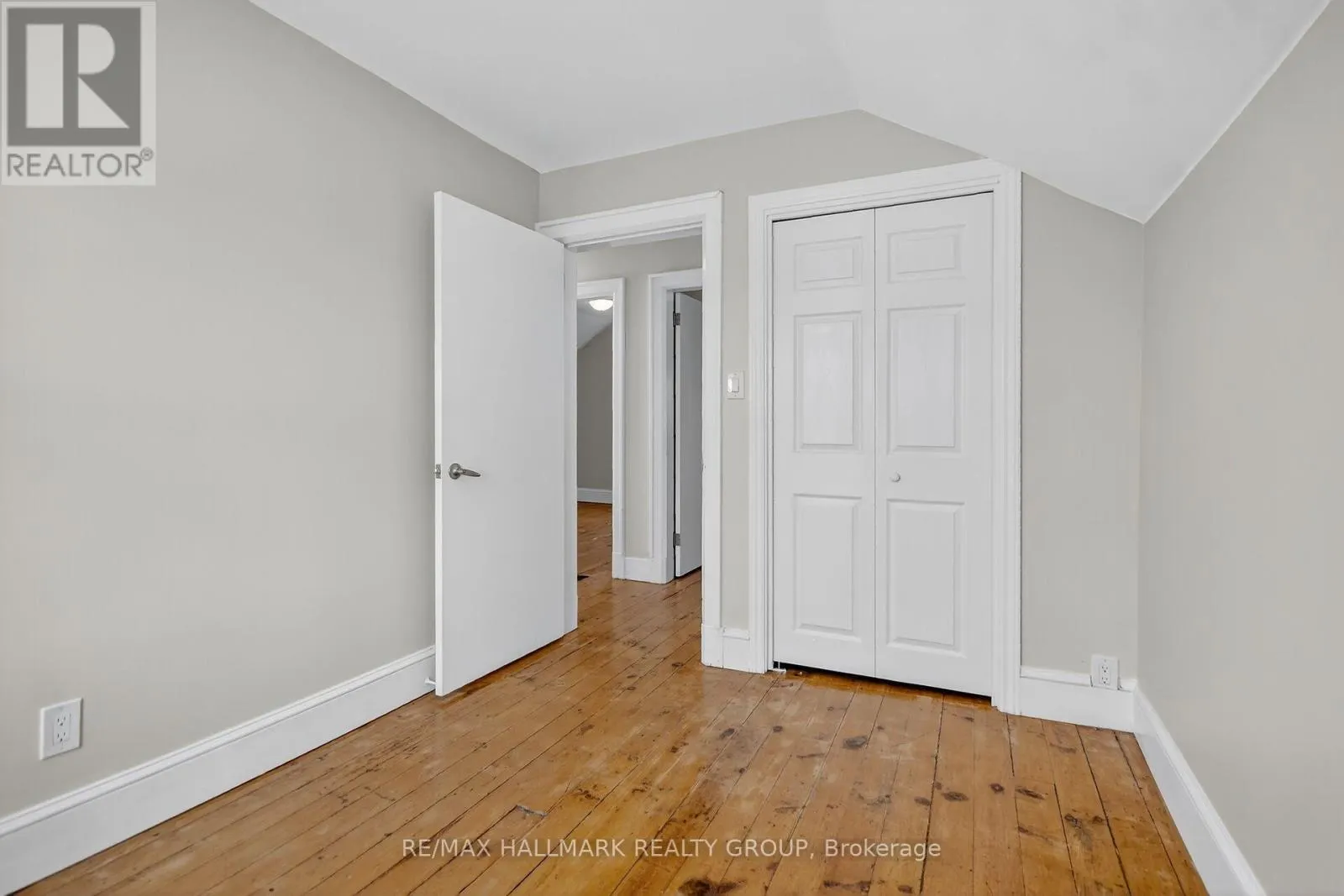 45 CARLETON STREET