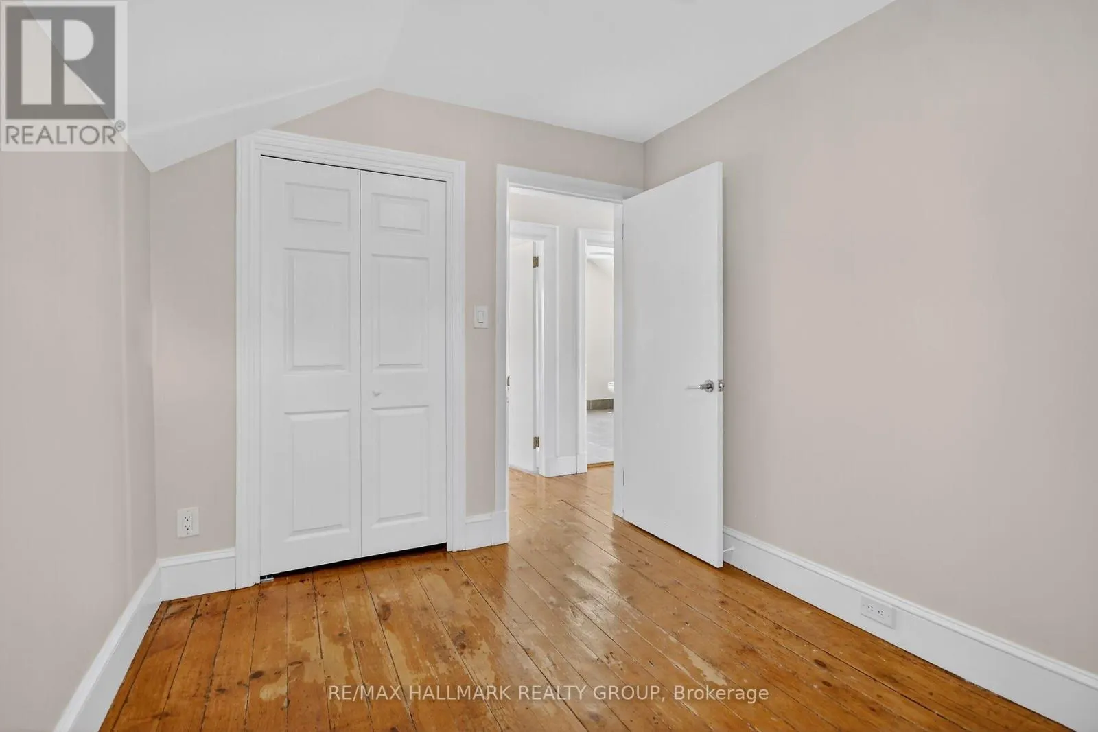 45 CARLETON STREET
