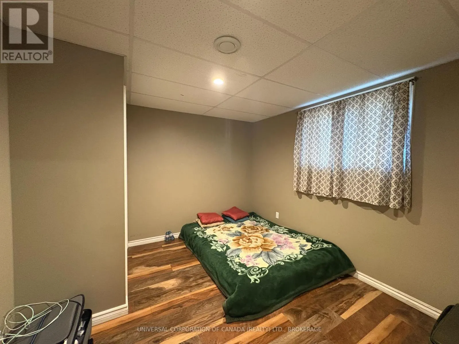 15 TREADWELL STREET E