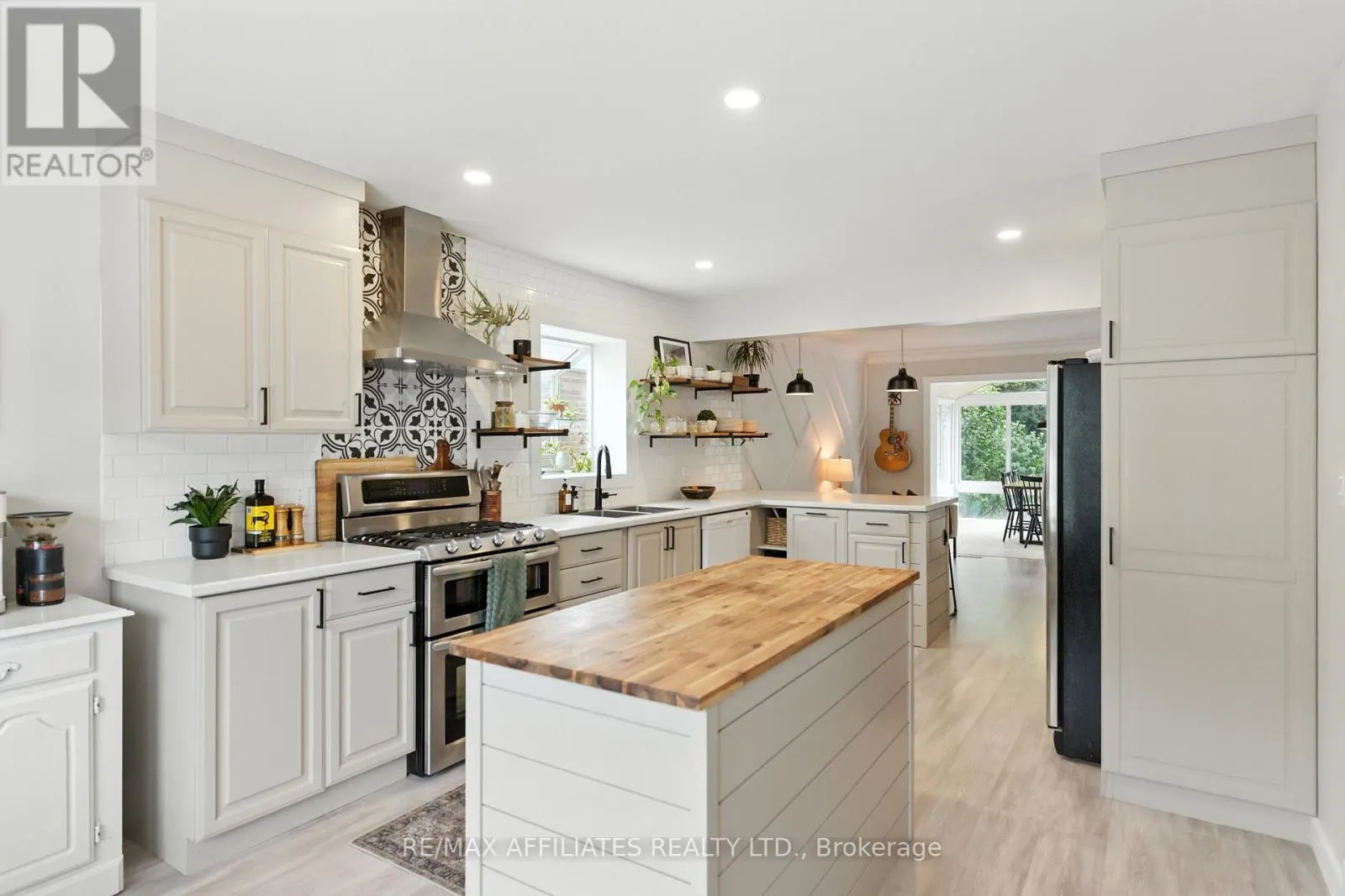 2C BAXTER DRIVE