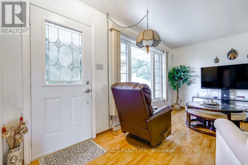 105 ATHLONE DRIVE