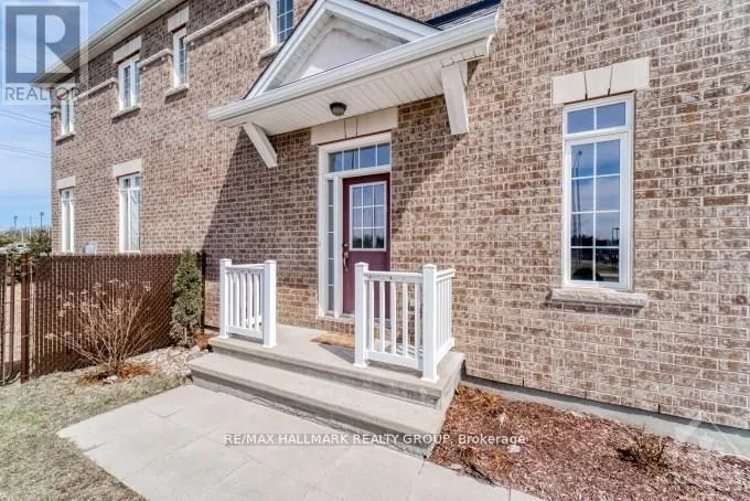401 FOXHALL WAY