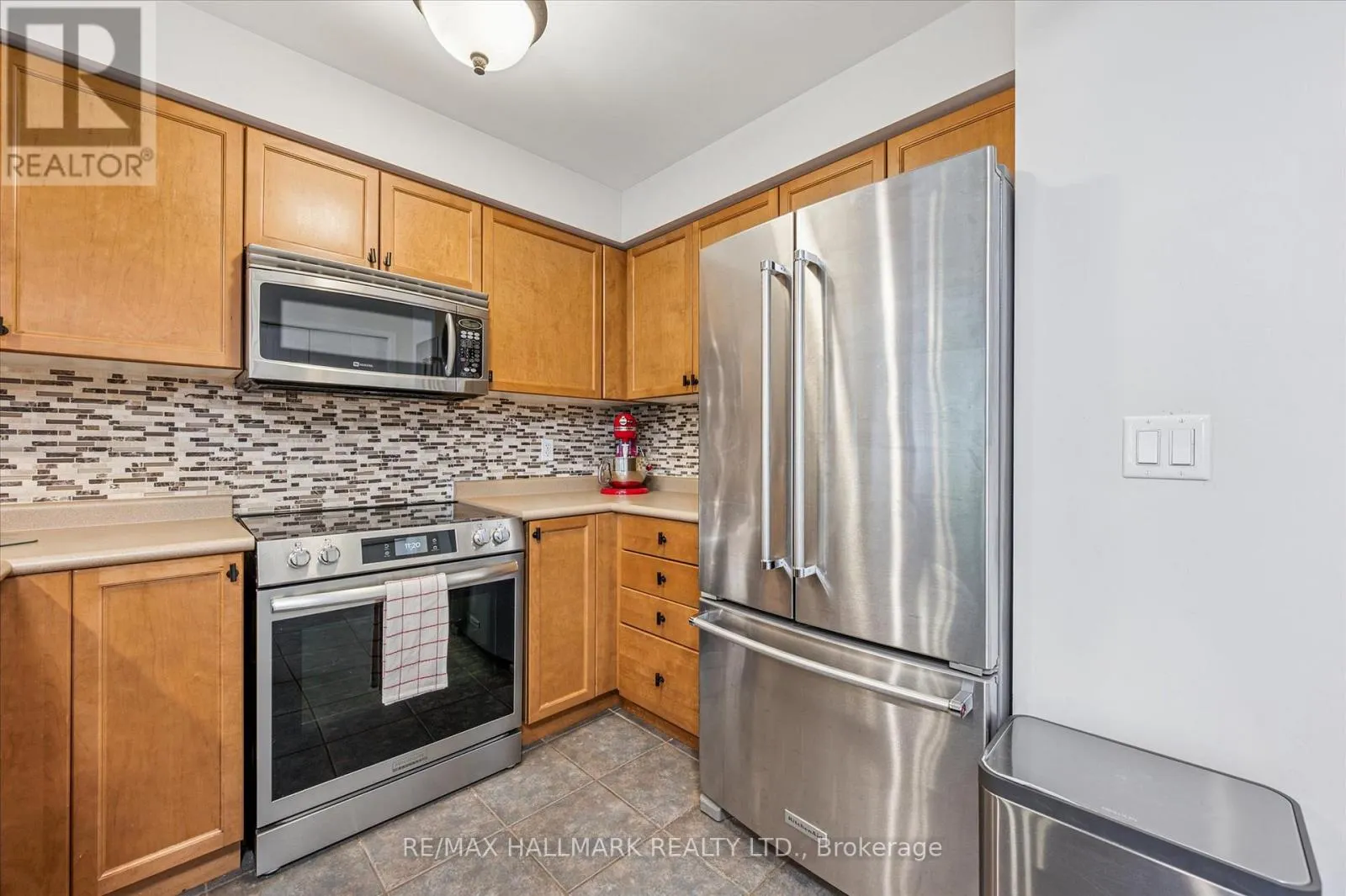 103 NORTHCLIFFE CRESCENT