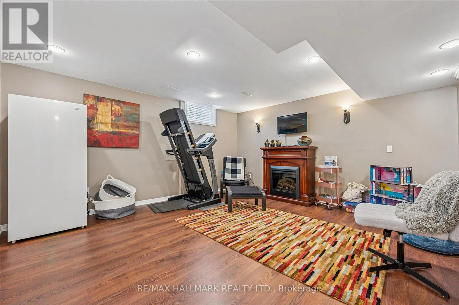 103 NORTHCLIFFE CRESCENT